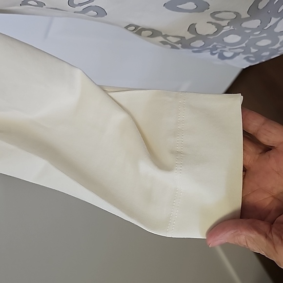 Dismero women's top, cream with gray design. Size large. 3/4 sleeves. Italy - Picture 4 of 12